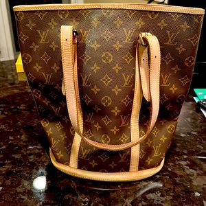 Used LV Bucket bag from the early 90’s -